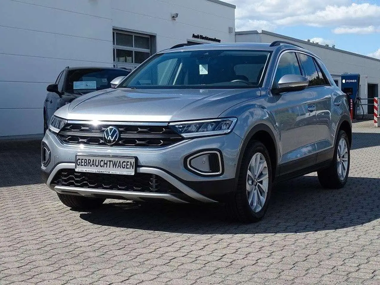 Photo 1 : Volkswagen T-roc 2023 Essence