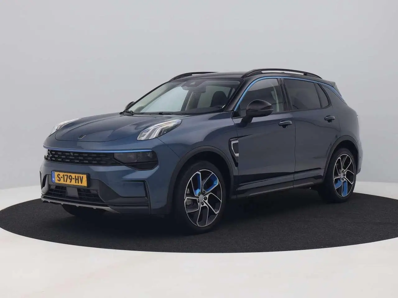 Photo 1 : Lynk & Co 01 2023 Hybrid