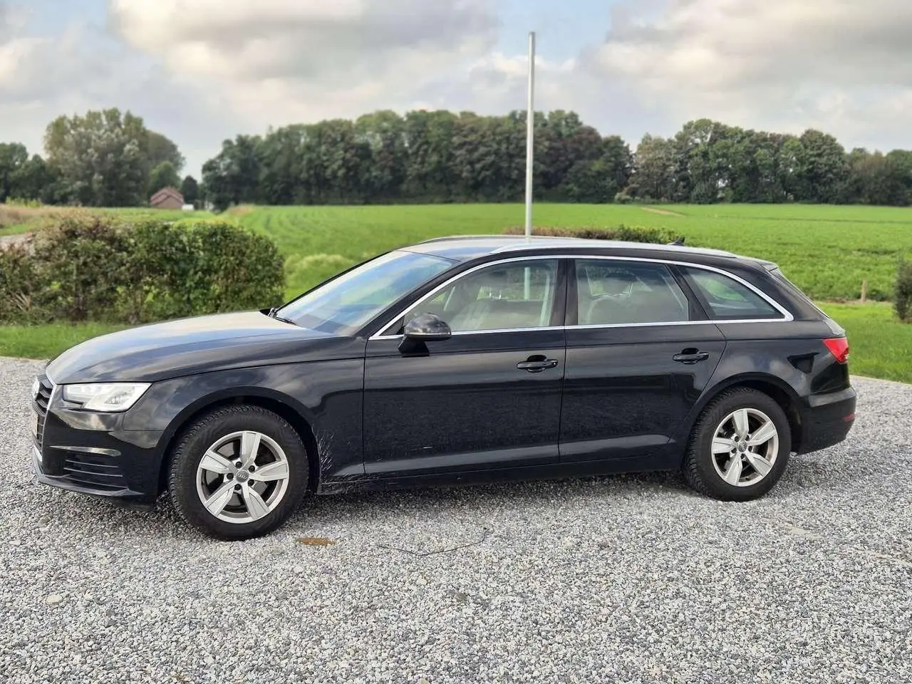 Photo 1 : Audi A4 2016 Petrol