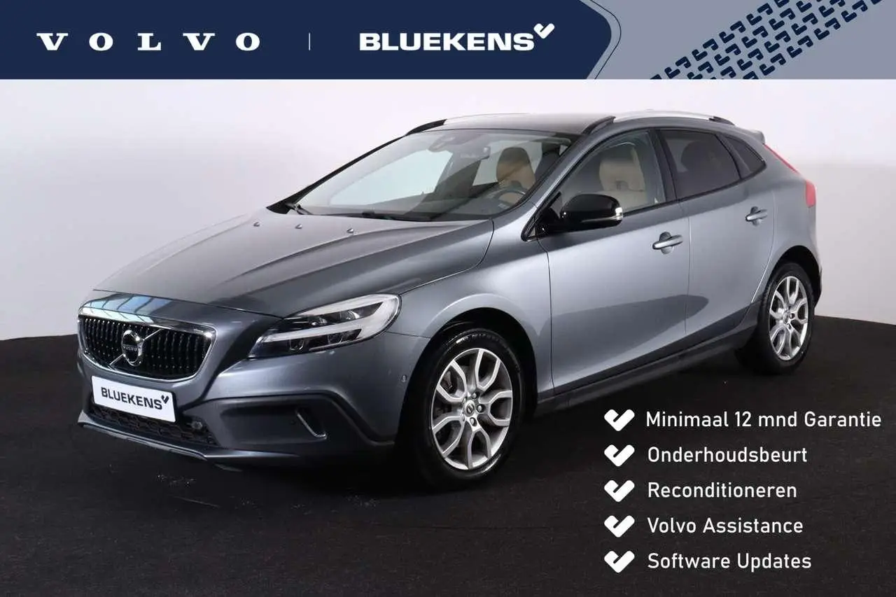 Photo 1 : Volvo V40 2019 Essence