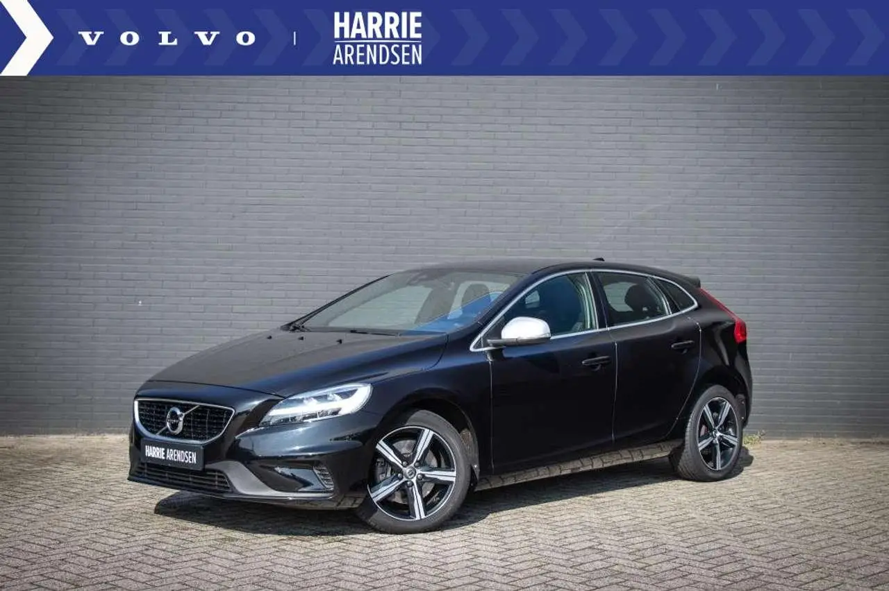 Photo 1 : Volvo V40 2018 Petrol