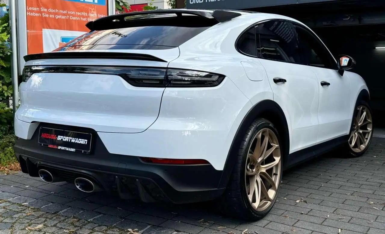 Photo 1 : Porsche Cayenne 2023 Essence