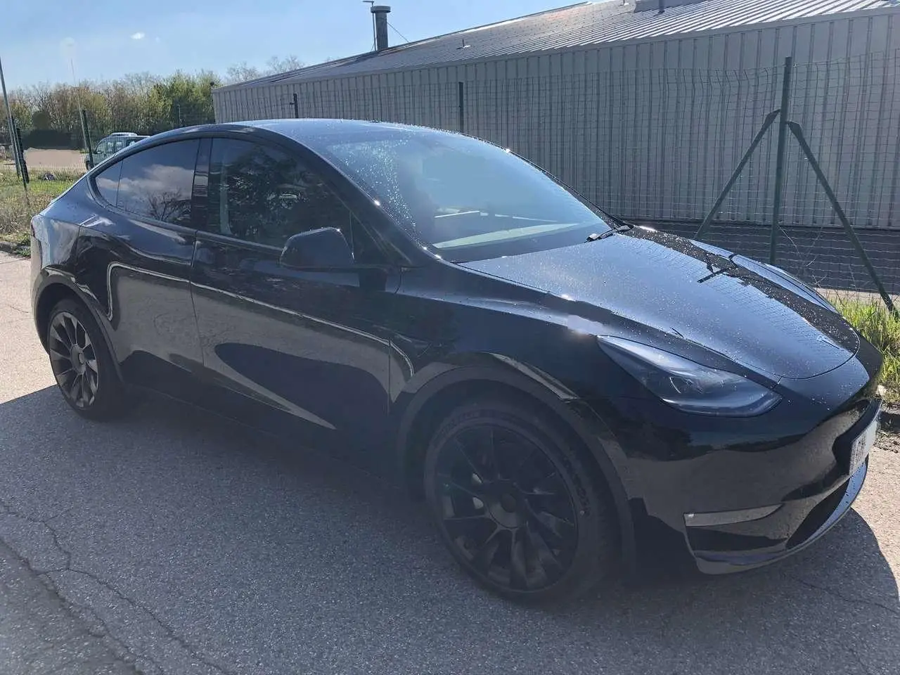 Photo 1 : Tesla Model Y 2023 Électrique