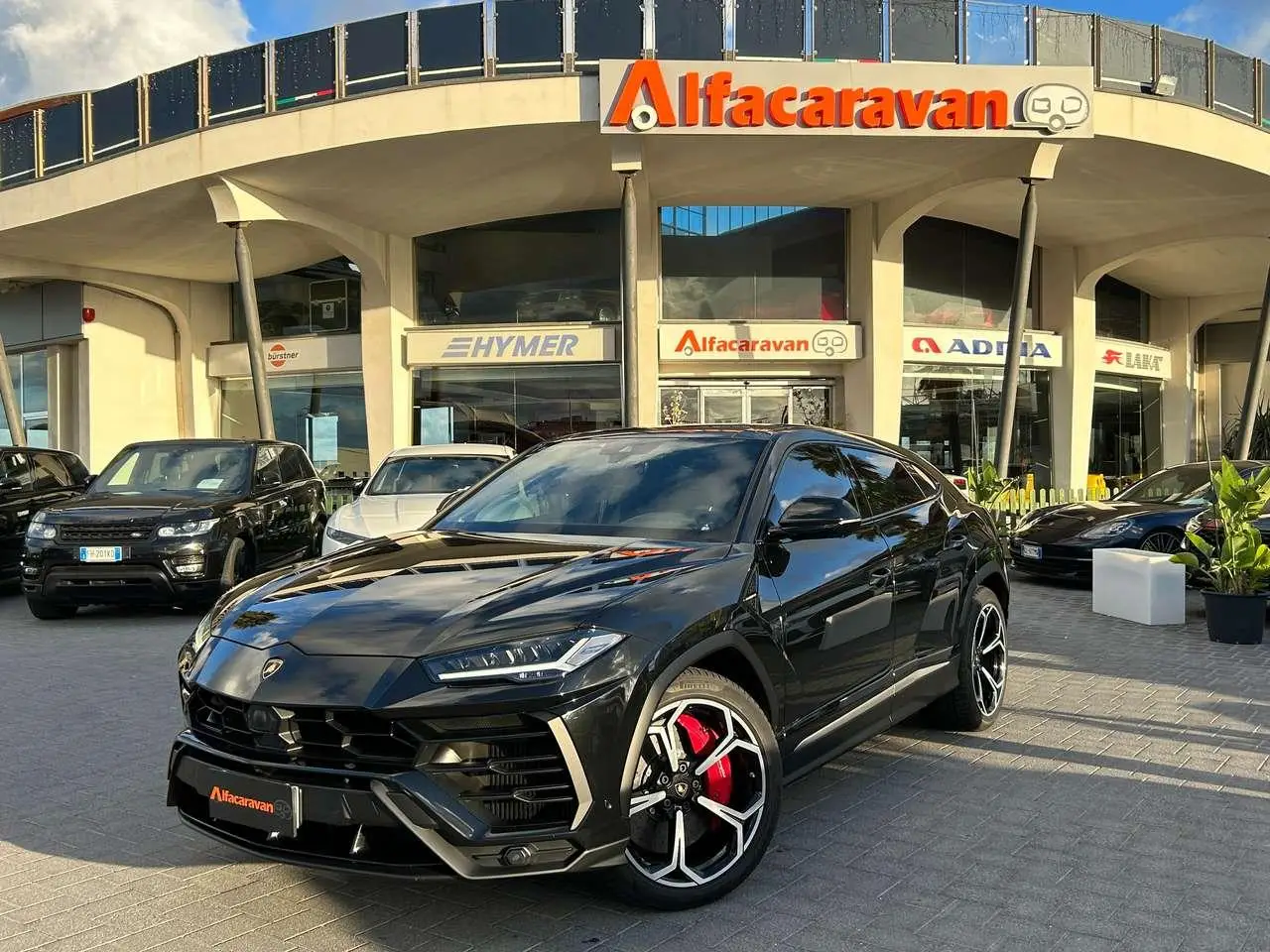 Photo 1 : Lamborghini Urus 2020 Petrol