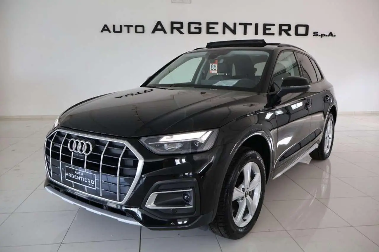 Photo 1 : Audi Q5 2024 Hybride