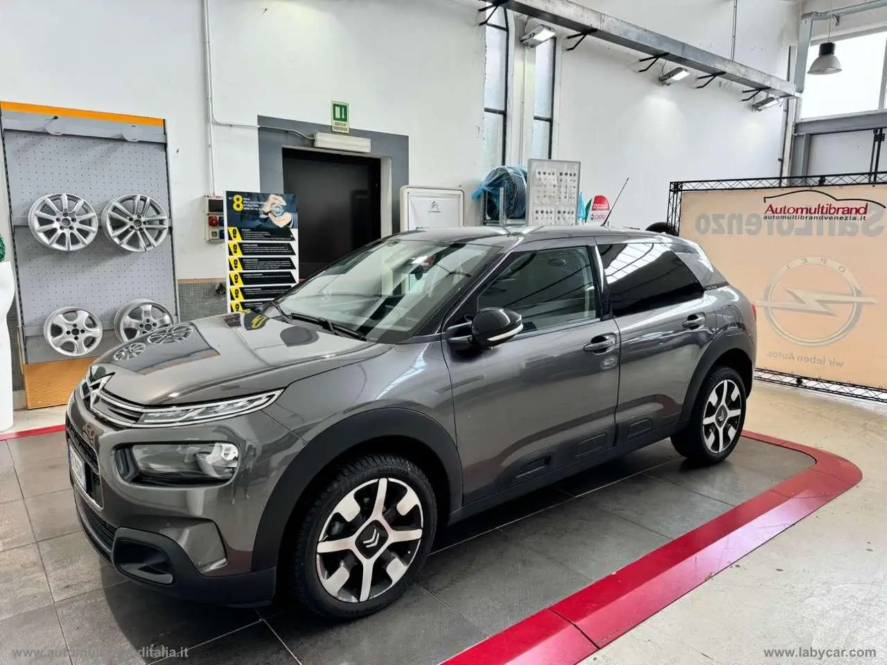 Photo 1 : Citroen C4 2019 Essence