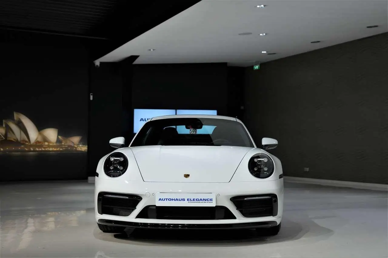 Photo 1 : Porsche 992 2021 Petrol