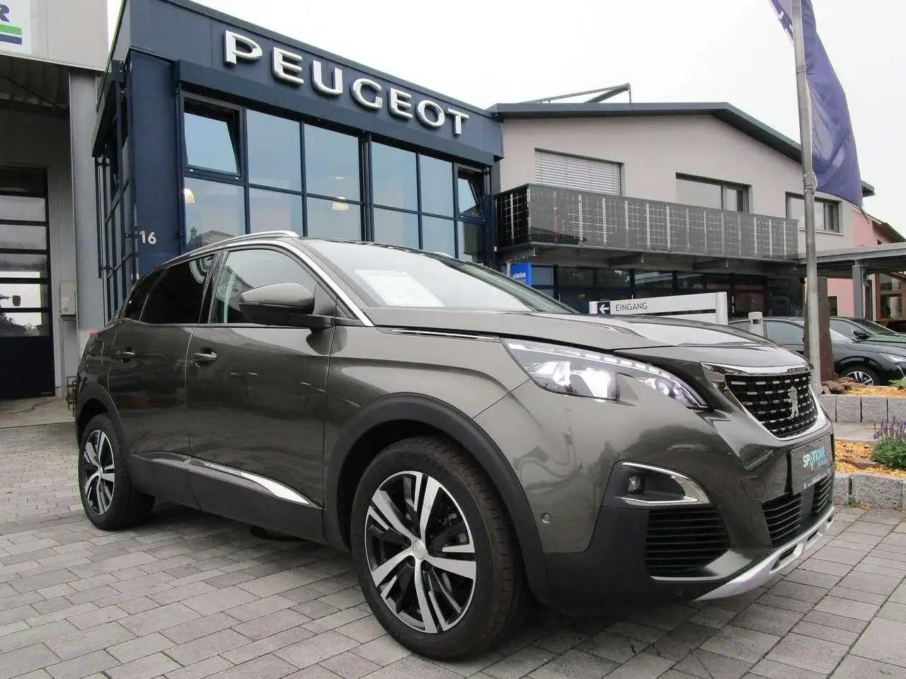 Photo 1 : Peugeot 3008 2019 Essence