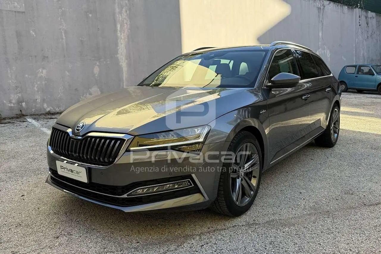 Photo 1 : Skoda Superb 2023 Essence