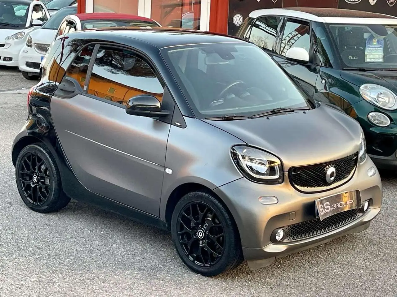 Photo 1 : Smart Fortwo 2017 Petrol