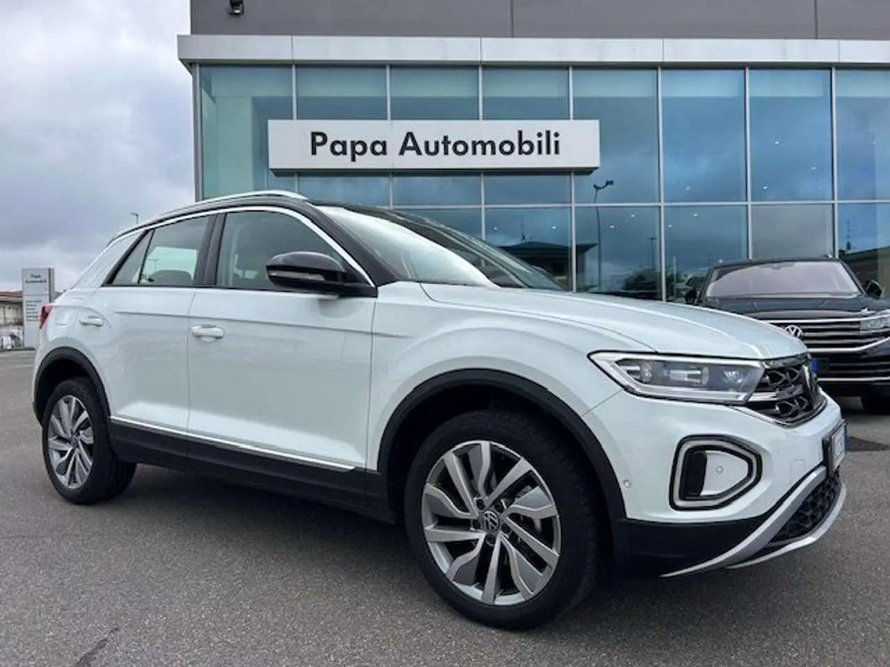 Photo 1 : Volkswagen T-roc 2022 Petrol