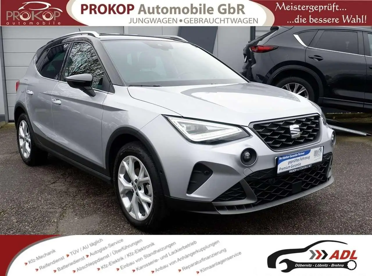 Photo 1 : Seat Arona 2021 Petrol