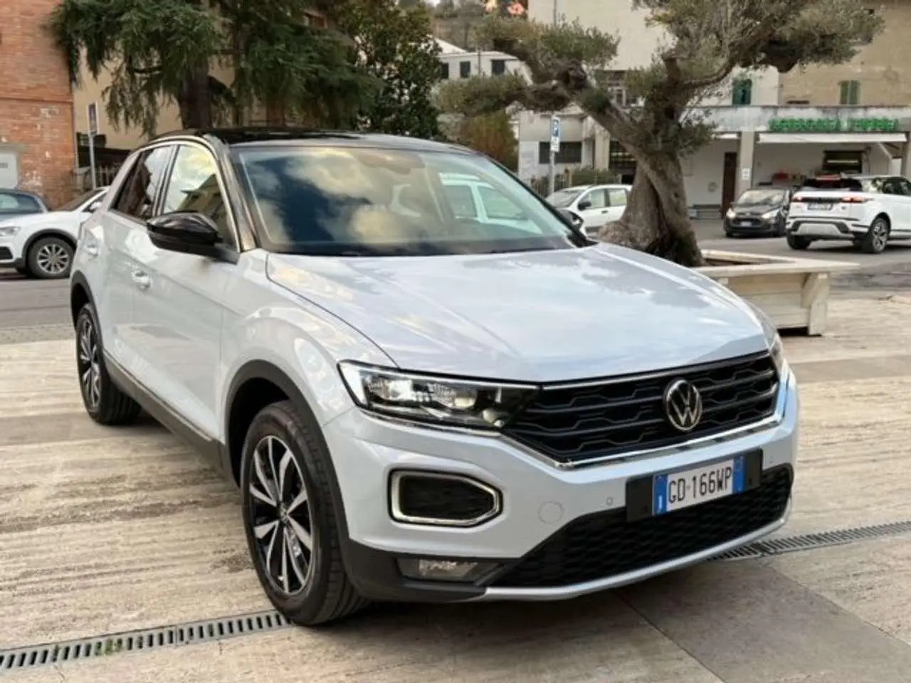 Photo 1 : Volkswagen T-roc 2021 Petrol