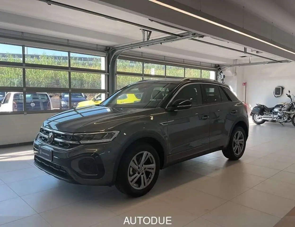 Photo 1 : Volkswagen T-roc 2024 Petrol