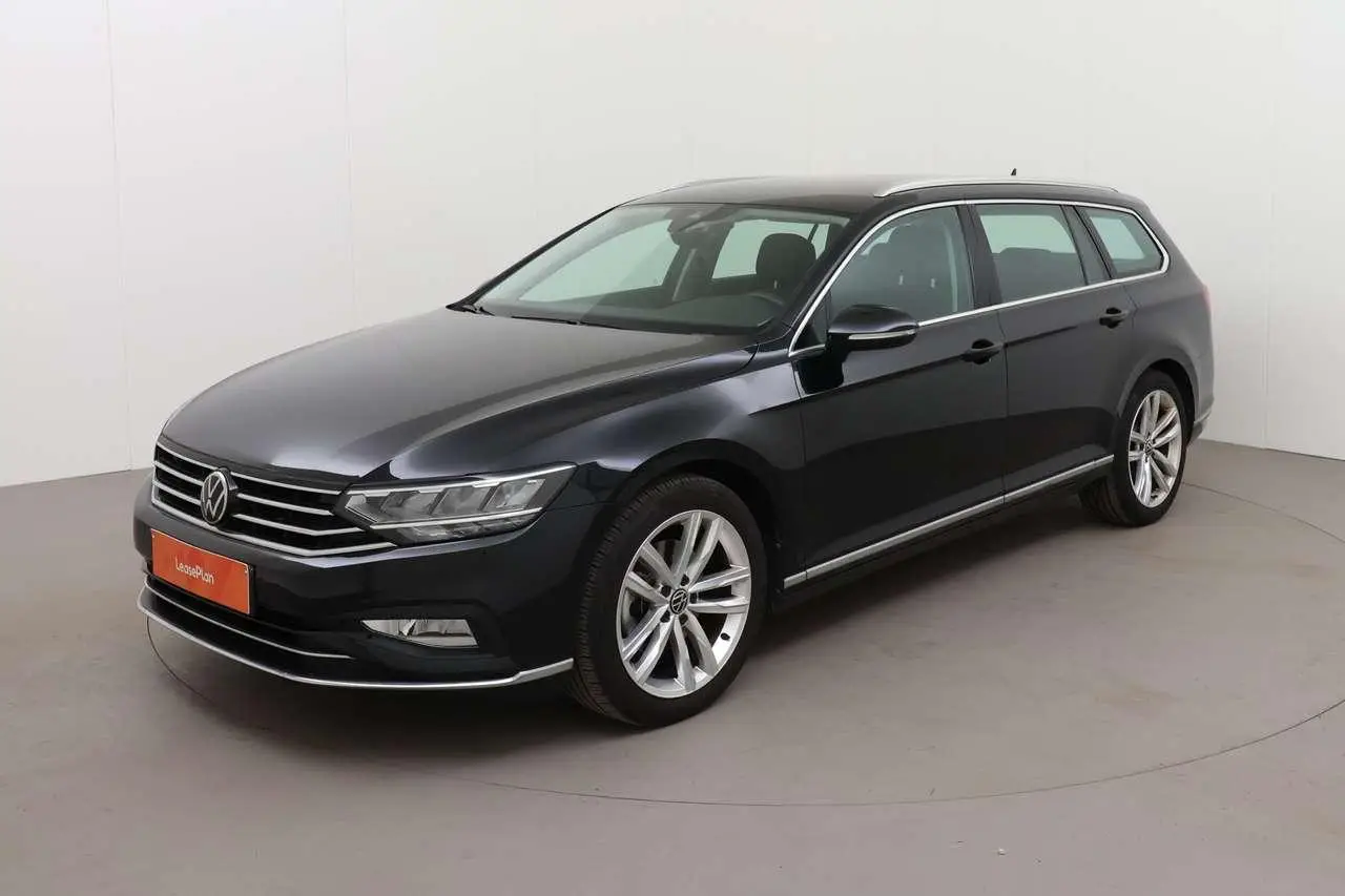 Photo 1 : Volkswagen Passat 2023 Essence