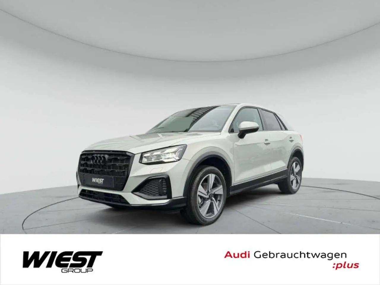 Photo 1 : Audi Q2 2024 Petrol