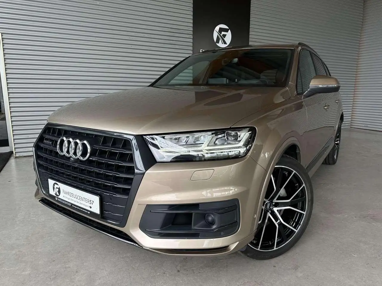 Photo 1 : Audi Q7 2019 Essence