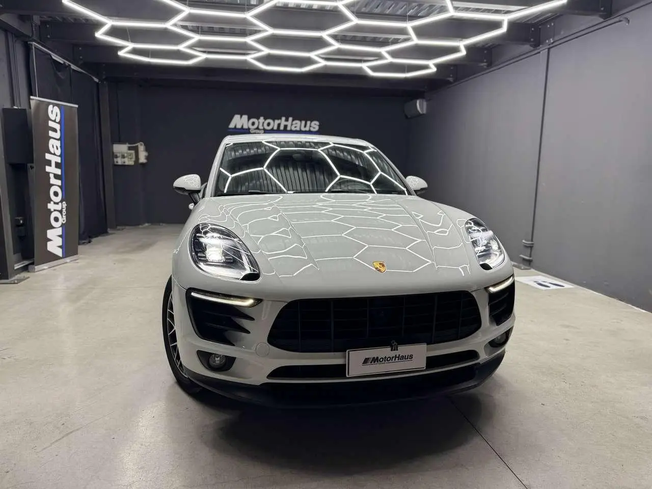 Photo 1 : Porsche Macan 2018 Essence