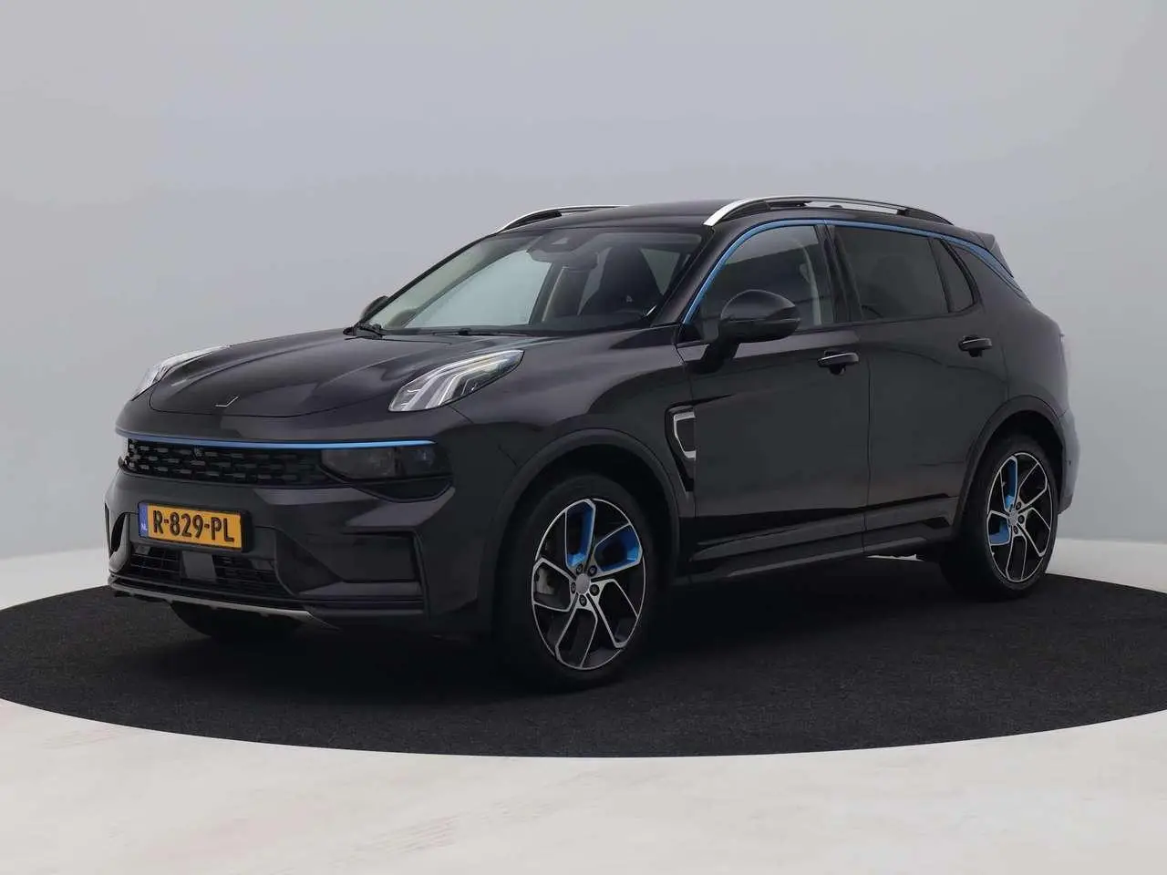 Photo 1 : Lynk & Co 01 2022 Hybrid