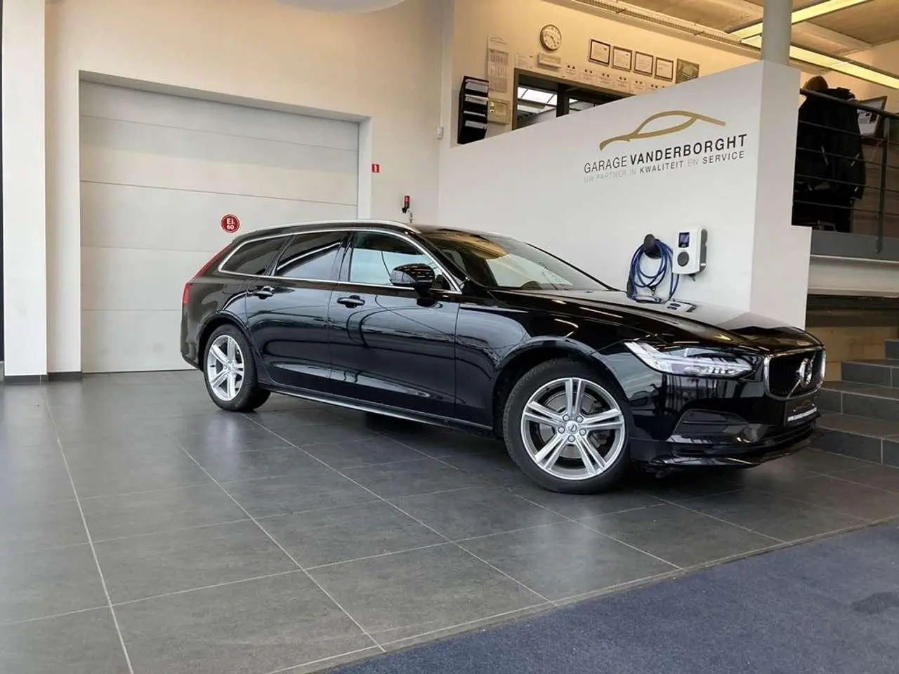 Photo 1 : Volvo V90 2019 Diesel