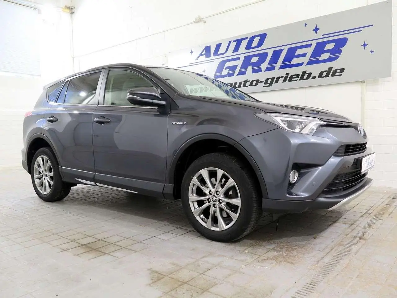 Photo 1 : Toyota Rav4 2016 Hybrid