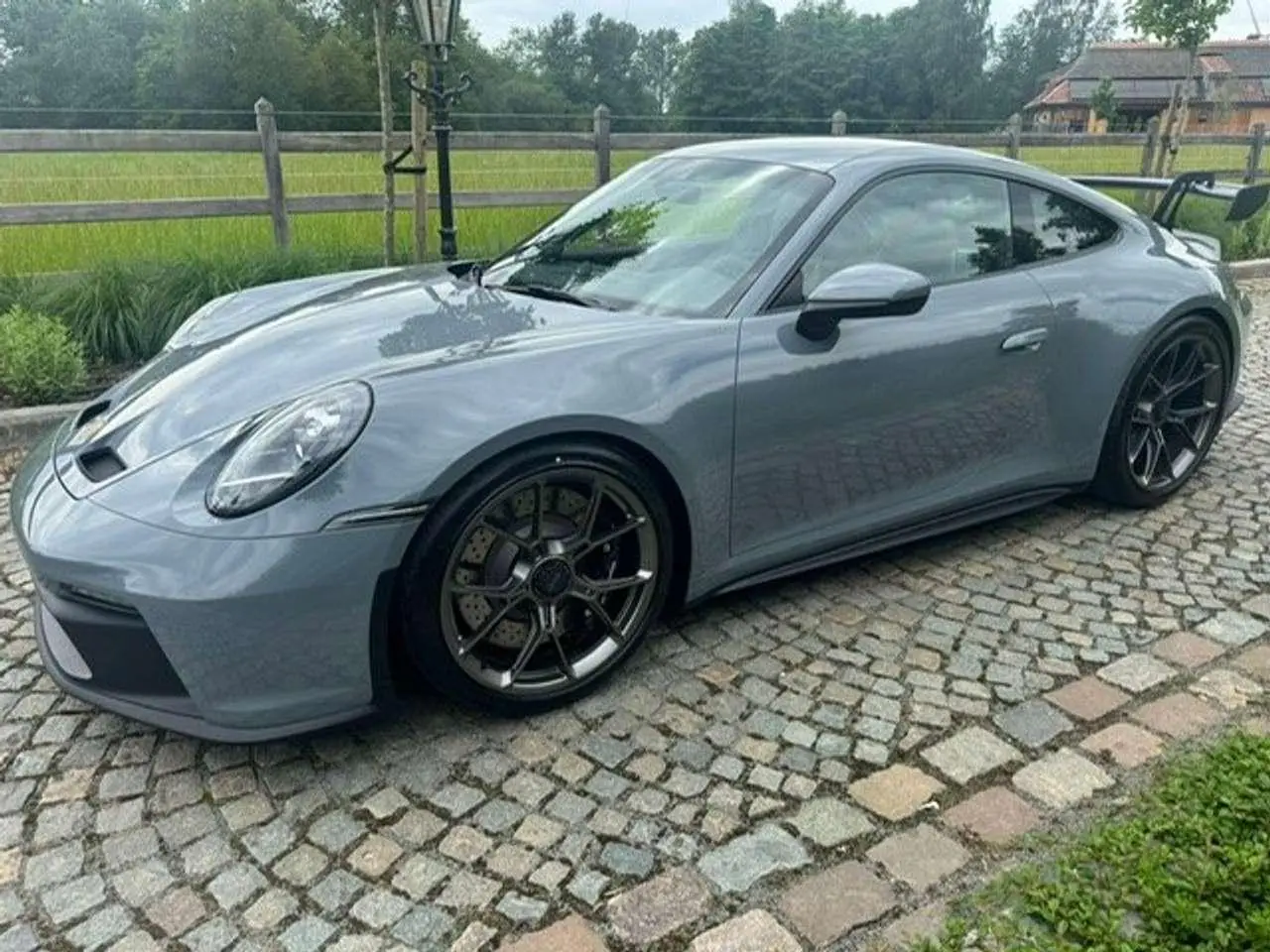 Photo 1 : Porsche 992 2024 Essence