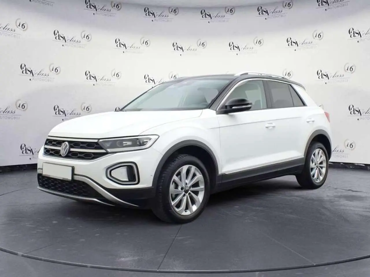 Photo 1 : Volkswagen T-roc 2024 Essence