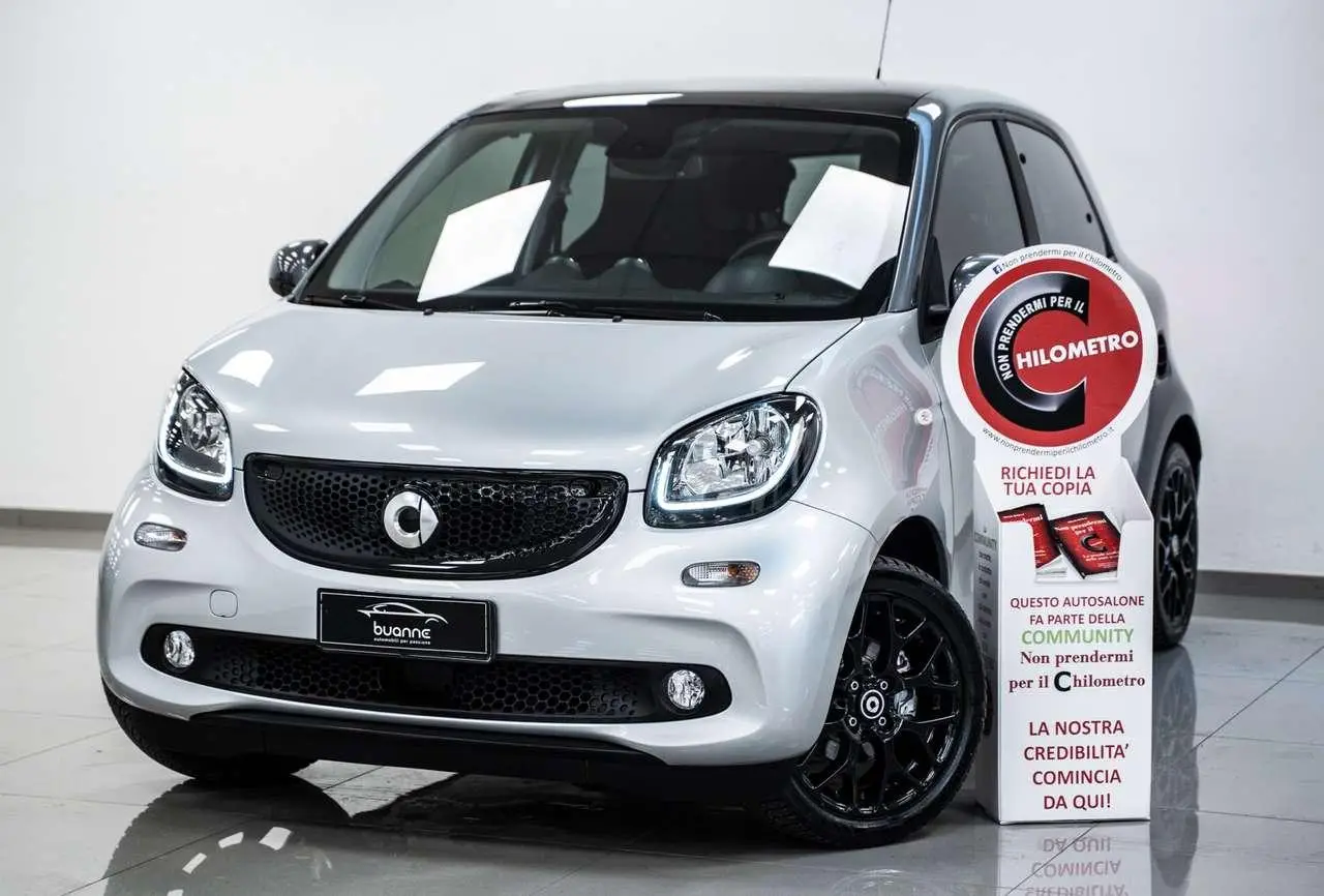 Photo 1 : Smart Forfour 2019 Petrol