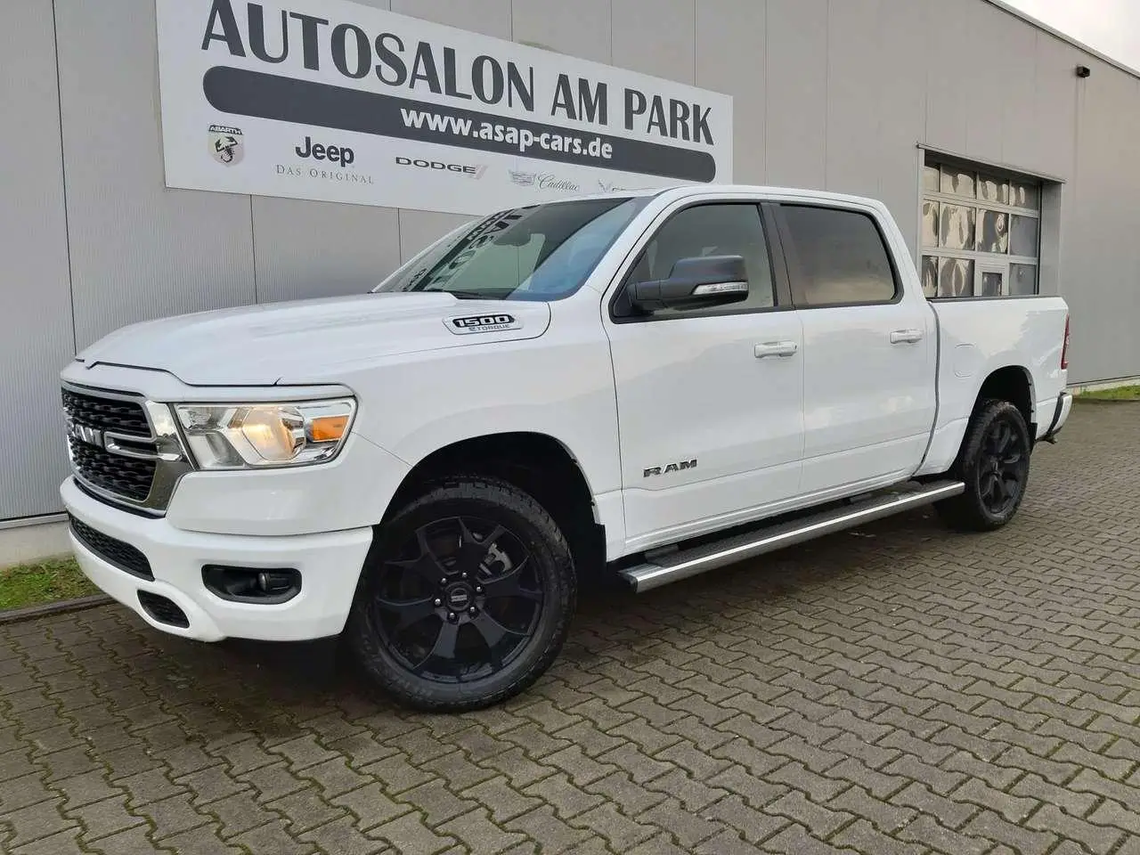 Photo 1 : Dodge Ram 2024 Petrol