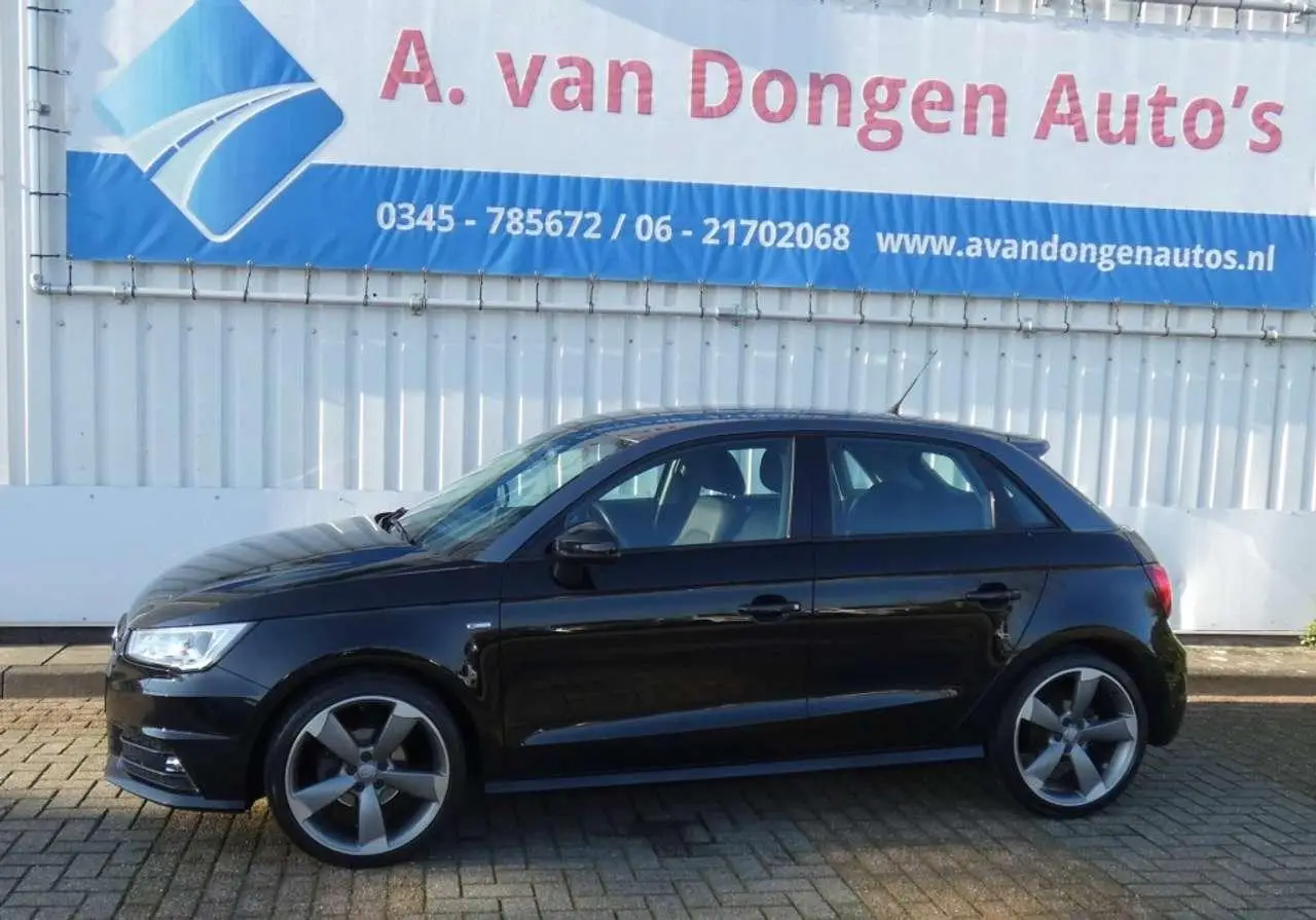 Photo 1 : Audi A1 2016 Petrol