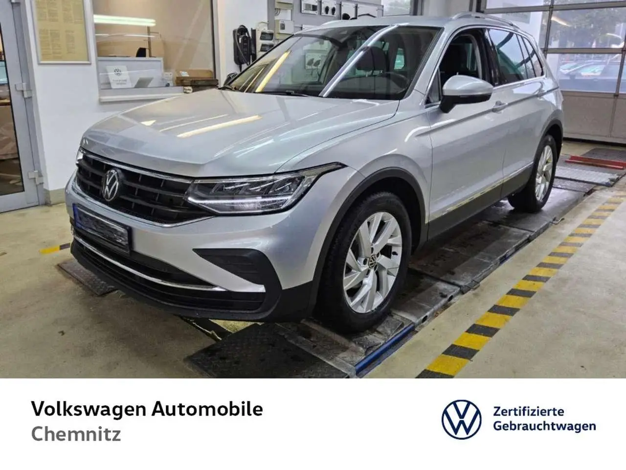 Photo 1 : Volkswagen Tiguan 2023 Petrol