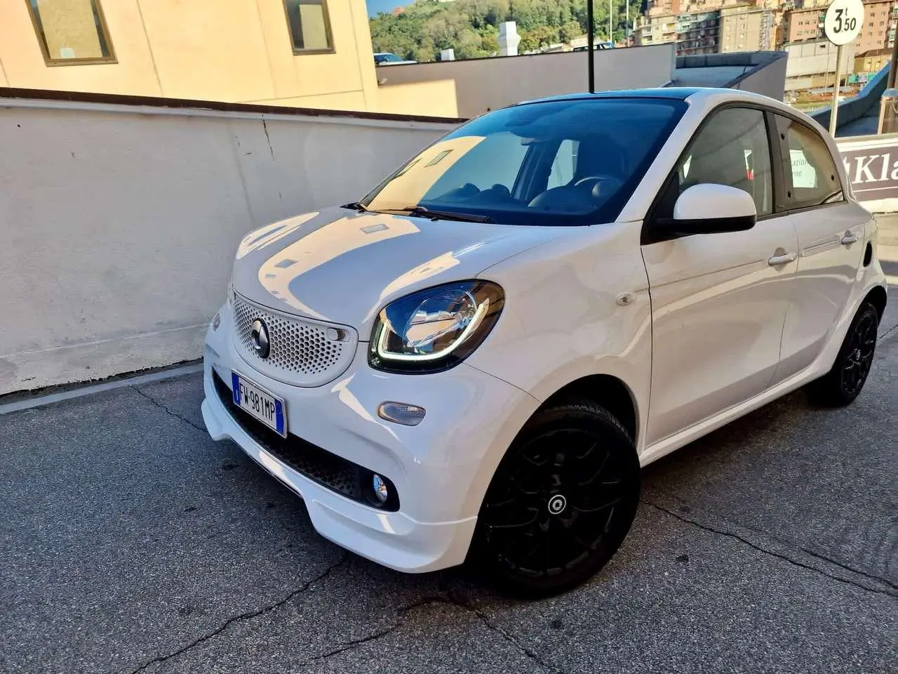 Photo 1 : Smart Forfour 2019 Petrol