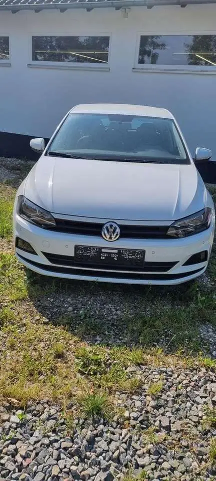 Photo 1 : Volkswagen Polo 2018 Petrol