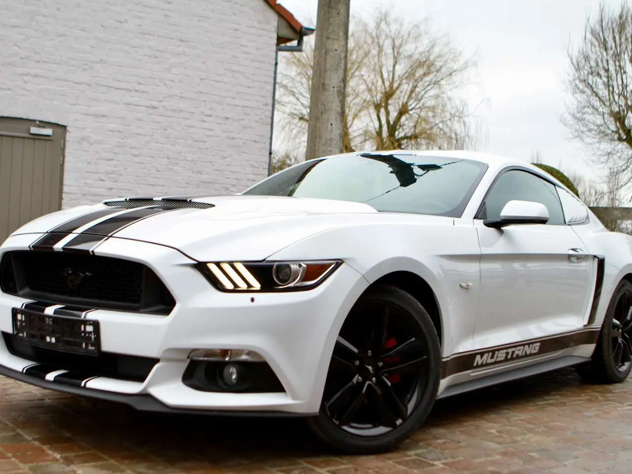 Photo 1 : Ford Mustang 2015 Petrol