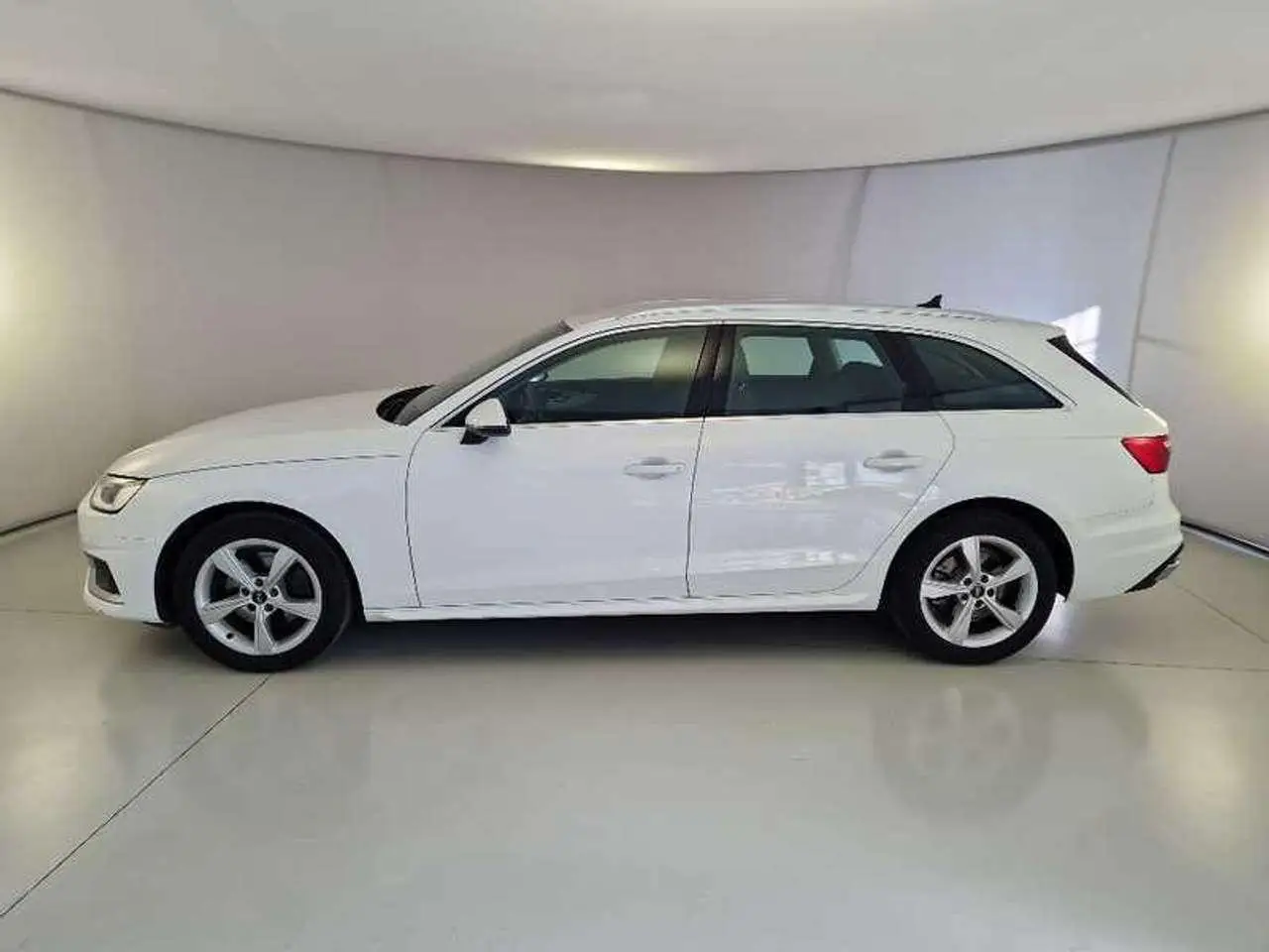 Photo 1 : Audi A4 2020 Hybride