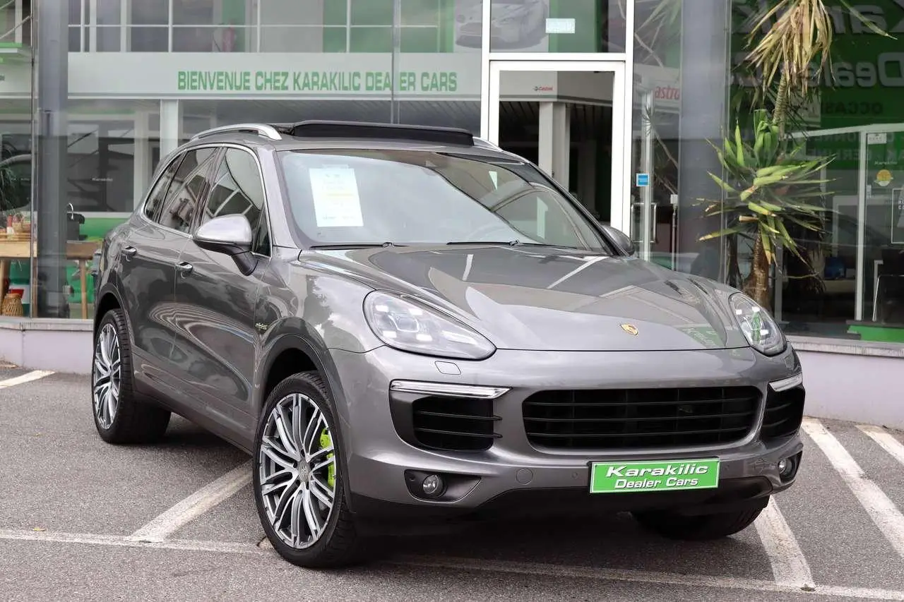 Photo 1 : Porsche Cayenne 2015 Hybrid