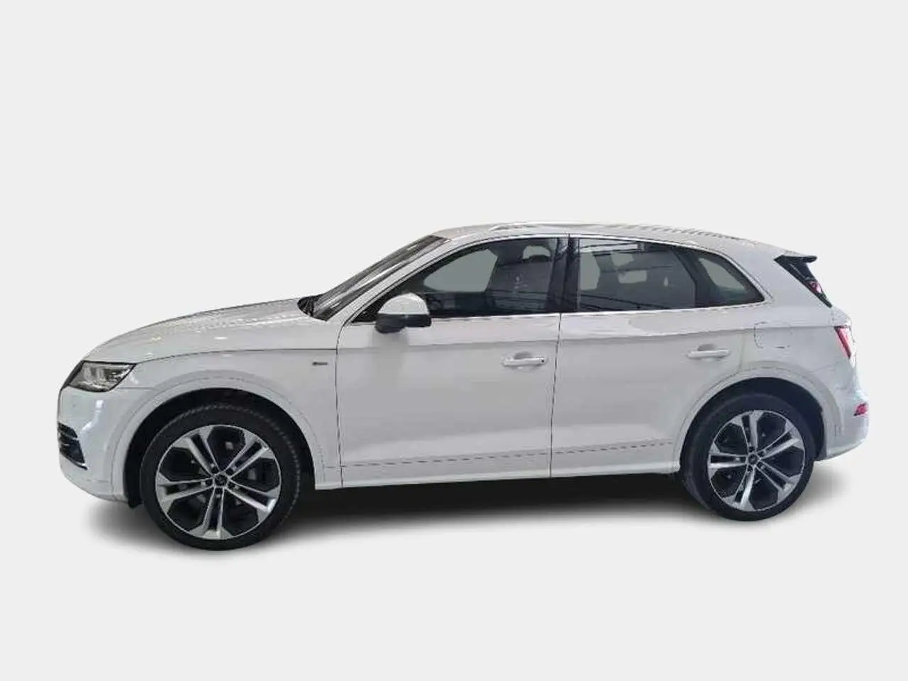 Photo 1 : Audi Q5 2020 Hybride