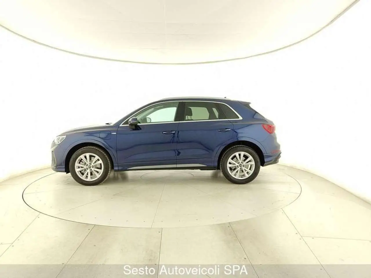 Photo 1 : Audi Q3 2024 Hybrid