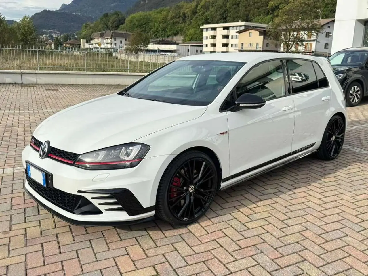 Photo 1 : Volkswagen Golf 2016 Petrol