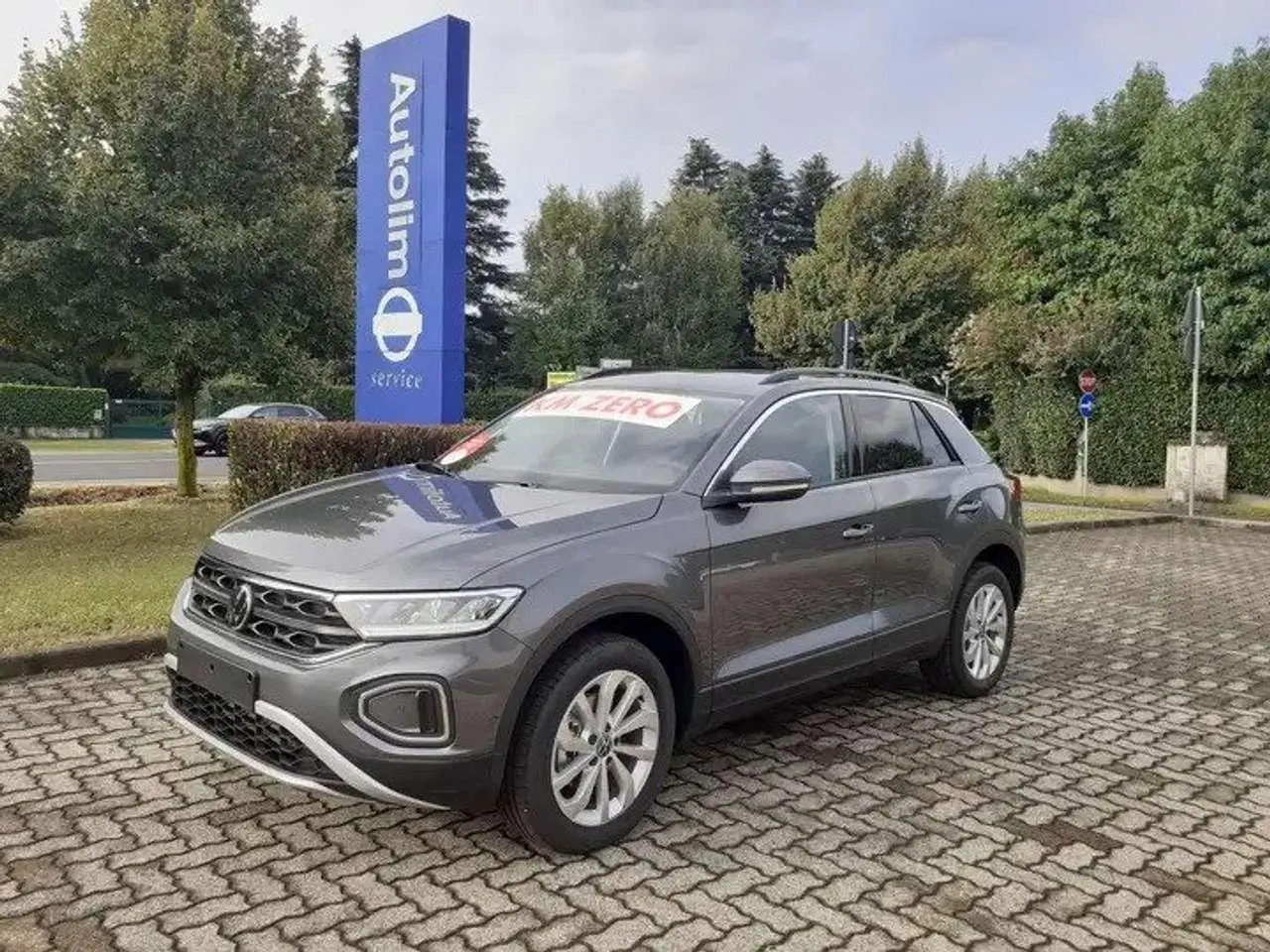 Photo 1 : Volkswagen T-roc 2024 Essence