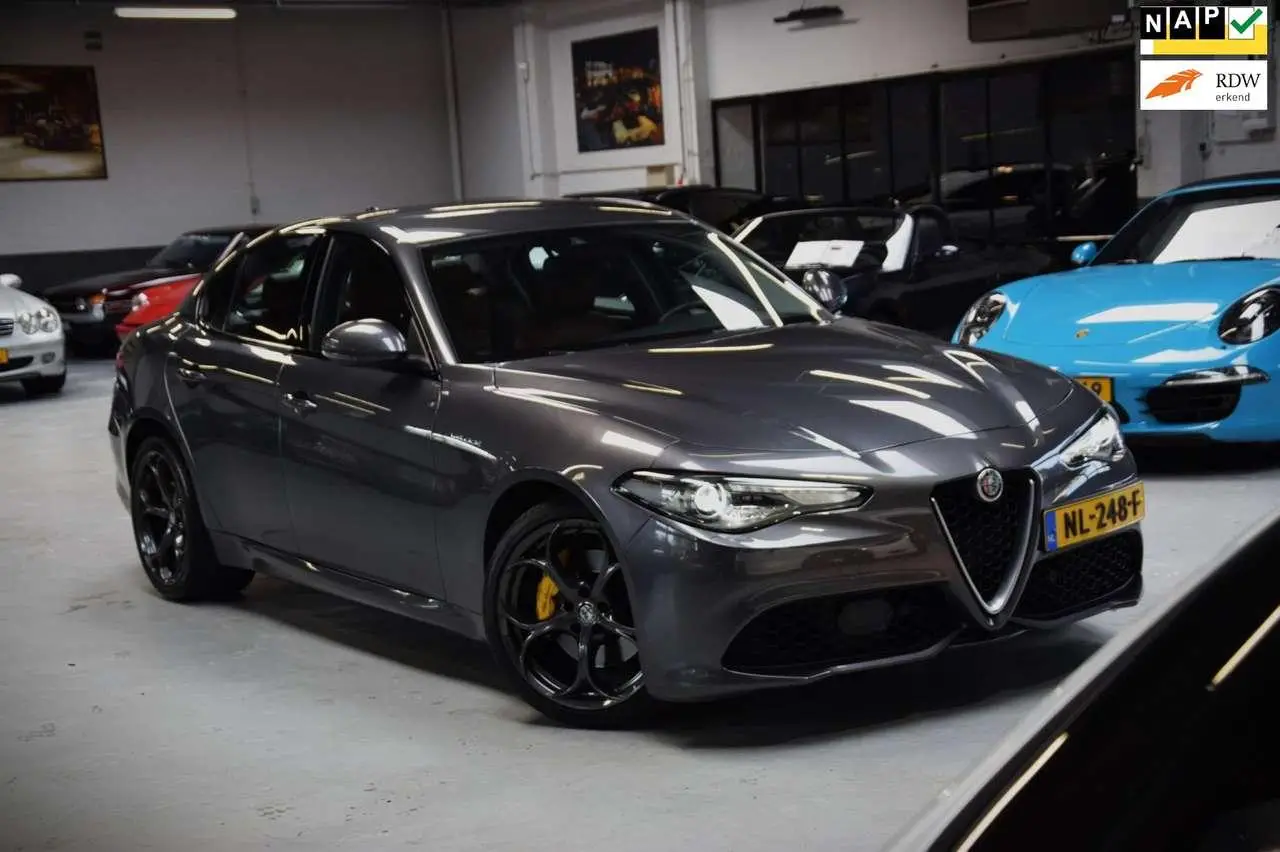 Photo 1 : Alfa Romeo Giulia 2017 Petrol