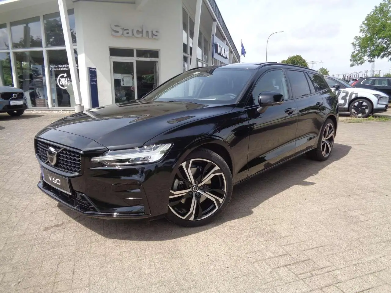 Photo 1 : Volvo V60 2023 Essence