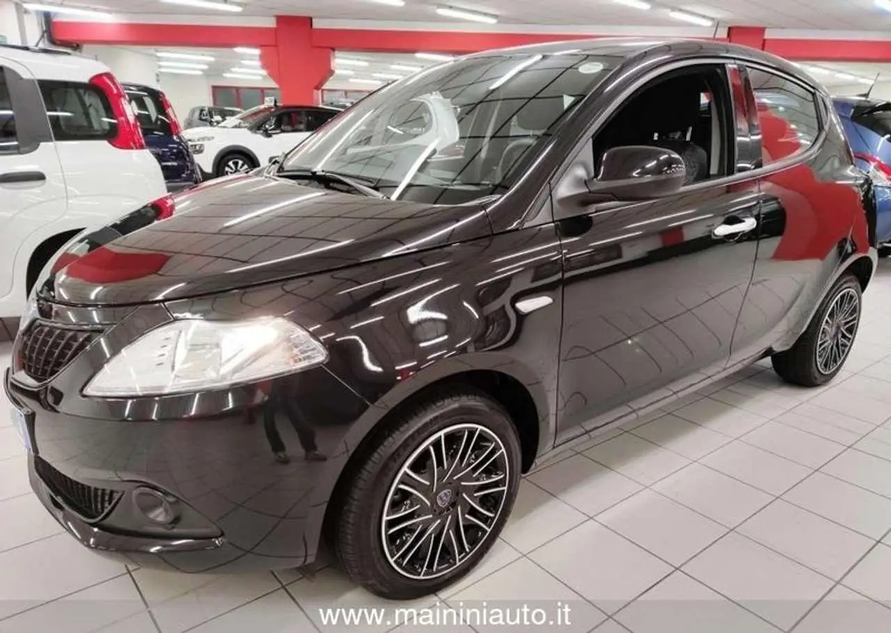 Photo 1 : Lancia Ypsilon 2023 Hybride