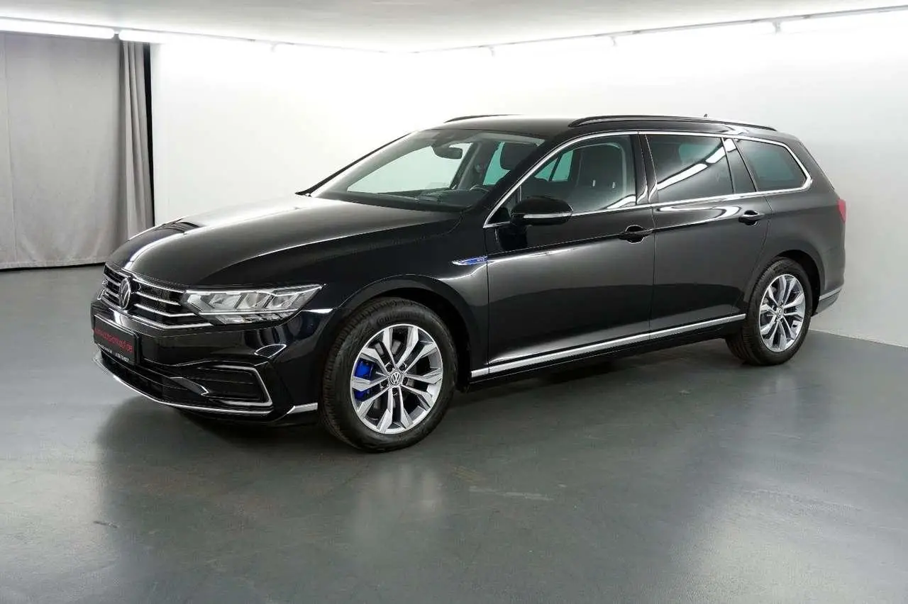 Photo 1 : Volkswagen Passat 2021 Hybrid