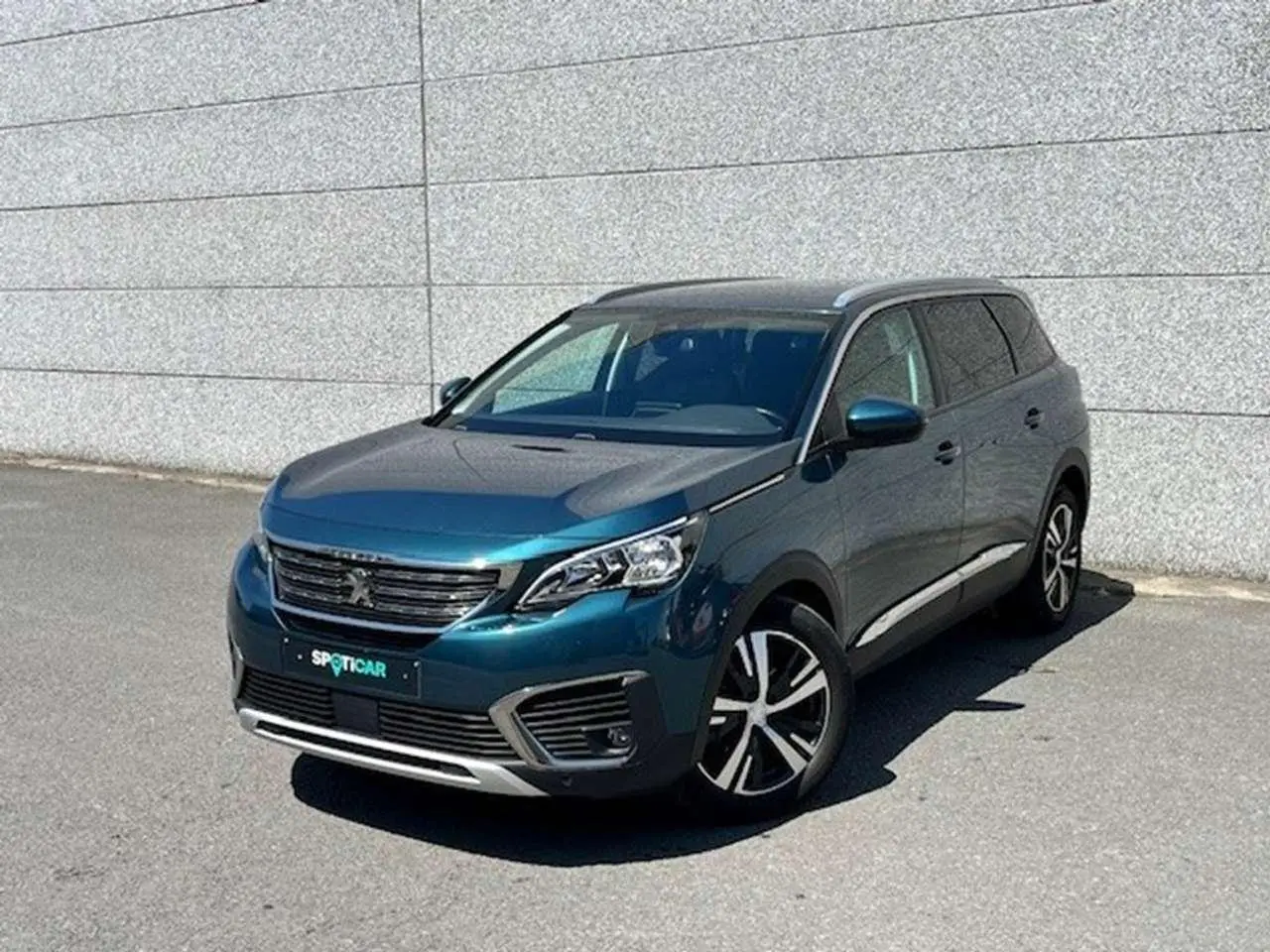 Photo 1 : Peugeot 5008 2019 Essence