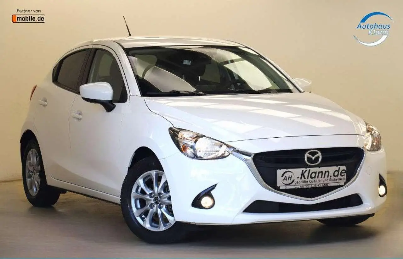 Photo 1 : Mazda 2 2015 Petrol