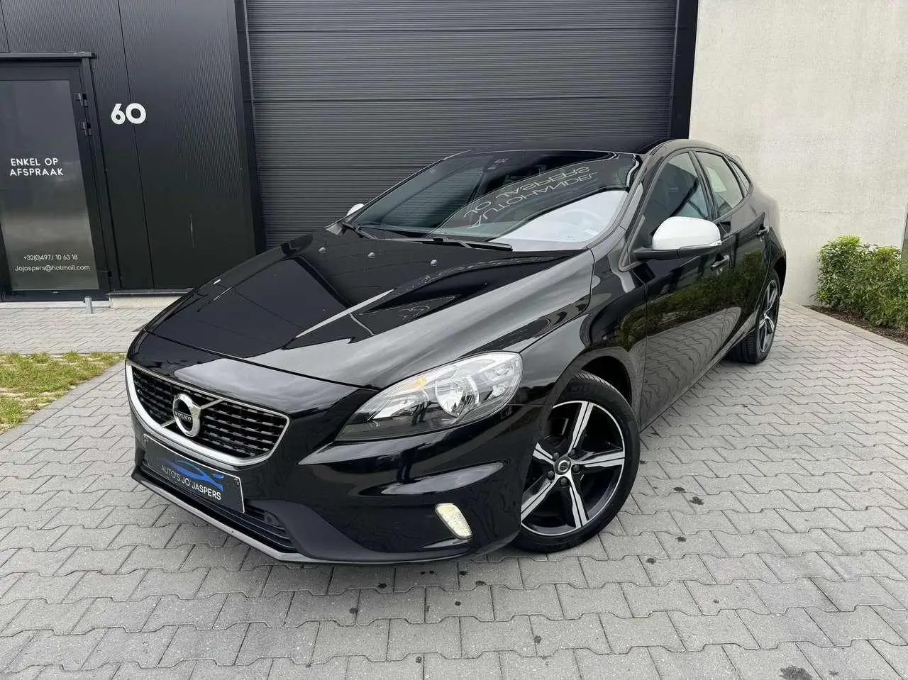 Photo 1 : Volvo V40 2017 Petrol