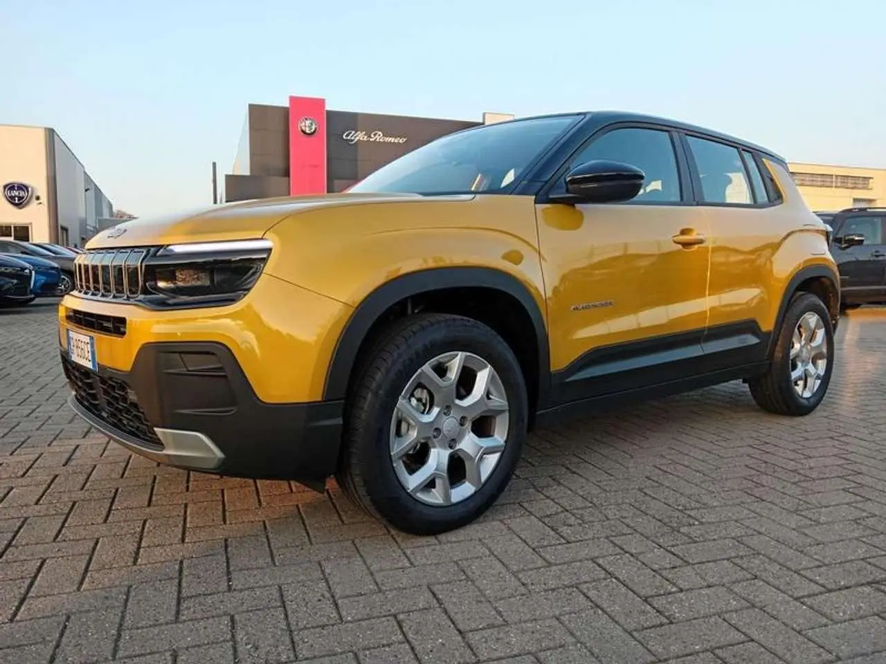 Photo 1 : Jeep Avenger 2023 Petrol