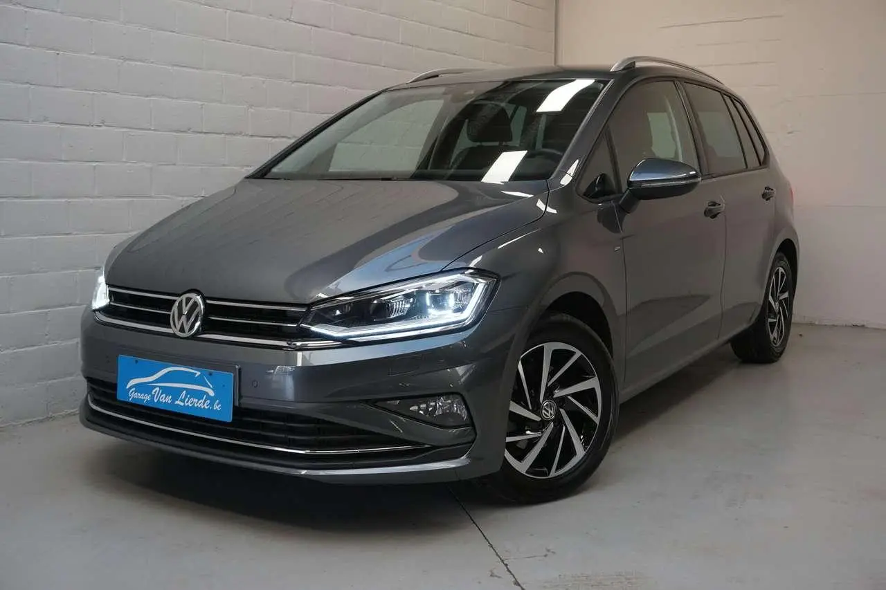 Photo 1 : Volkswagen Golf 2018 Petrol