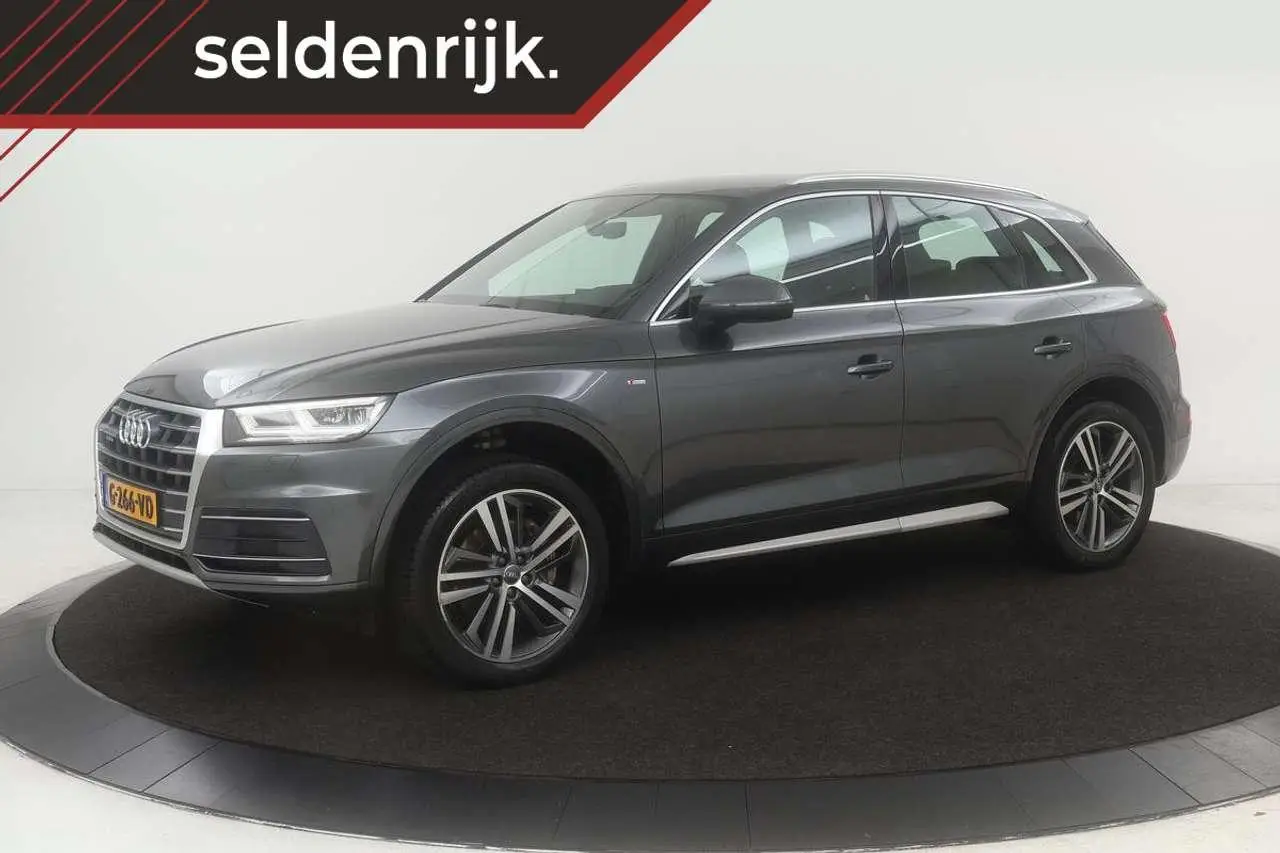 Photo 1 : Audi Q5 2017 Essence